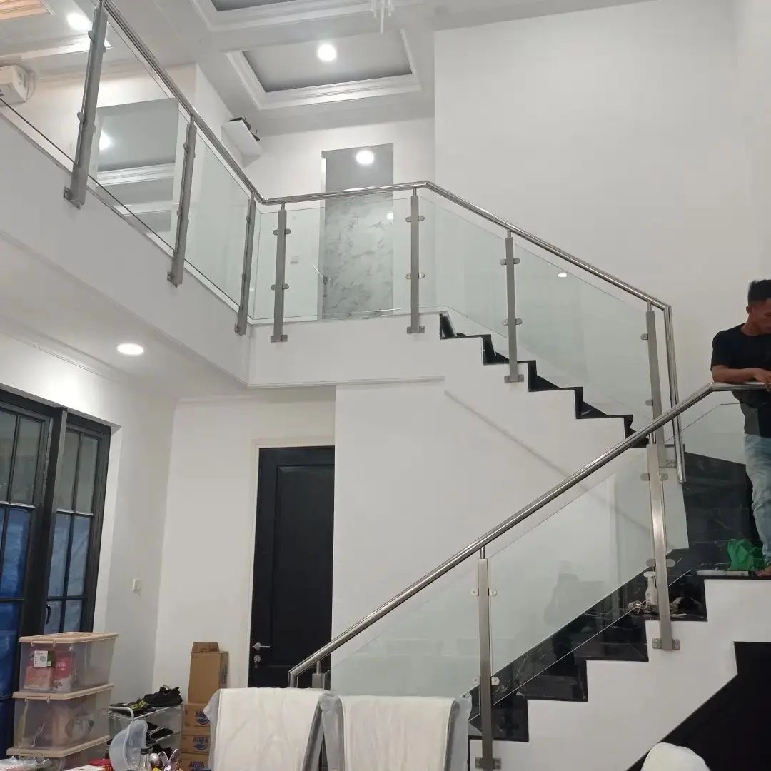 Tangga stainless kaca interior Bekasi